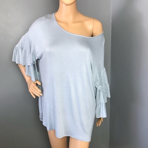 Andree Ruffled Bell Sleeve Blouse – Small - Picture 2 of 6